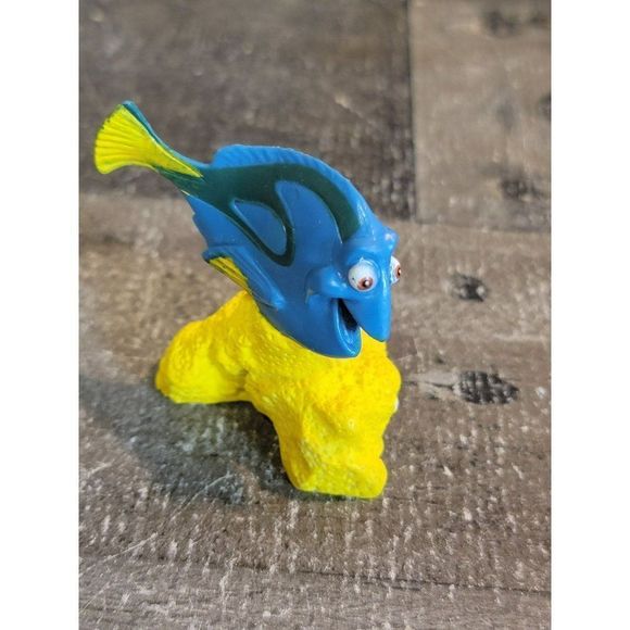 Finding Dory yellow coral Disney Pixar toy figure - Picture 1 of 4